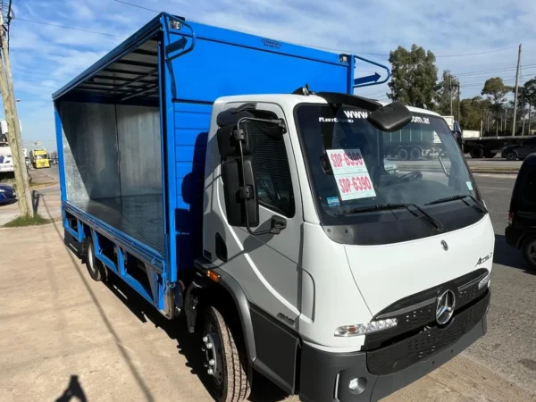 Camion Mercedes Benz Accelo Blanco Con Carroceria