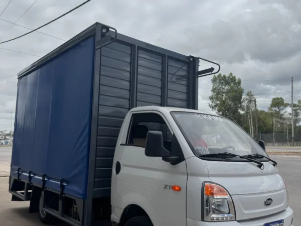 Camion Utilitario Blanco Kyc X1 Con Carroceria