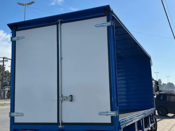 Carroceria Para Camion De Carga Azul Con Puertas