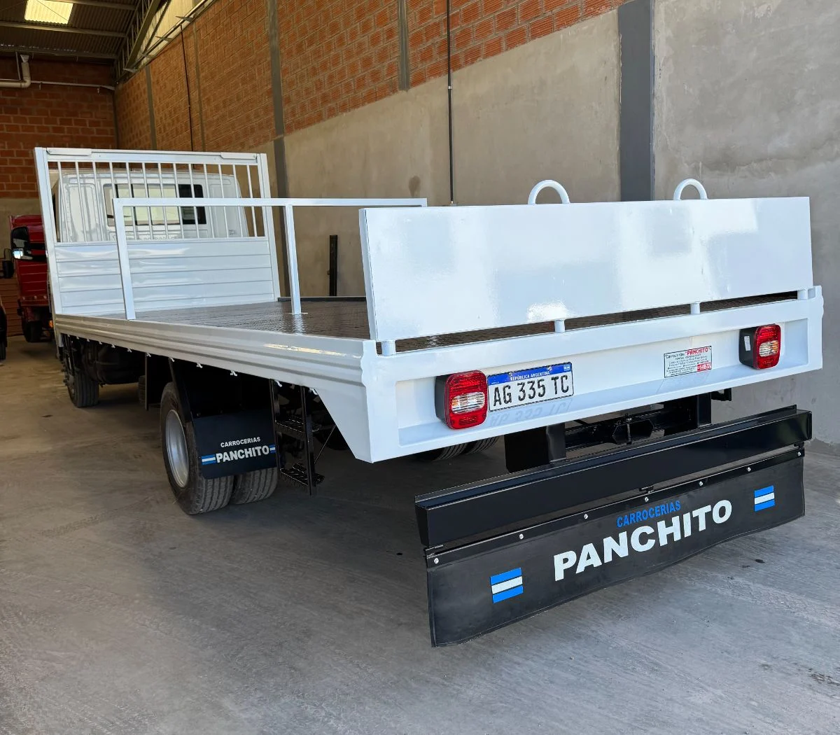 Carroceria Playo Blanca Para Camion Fabricada Por